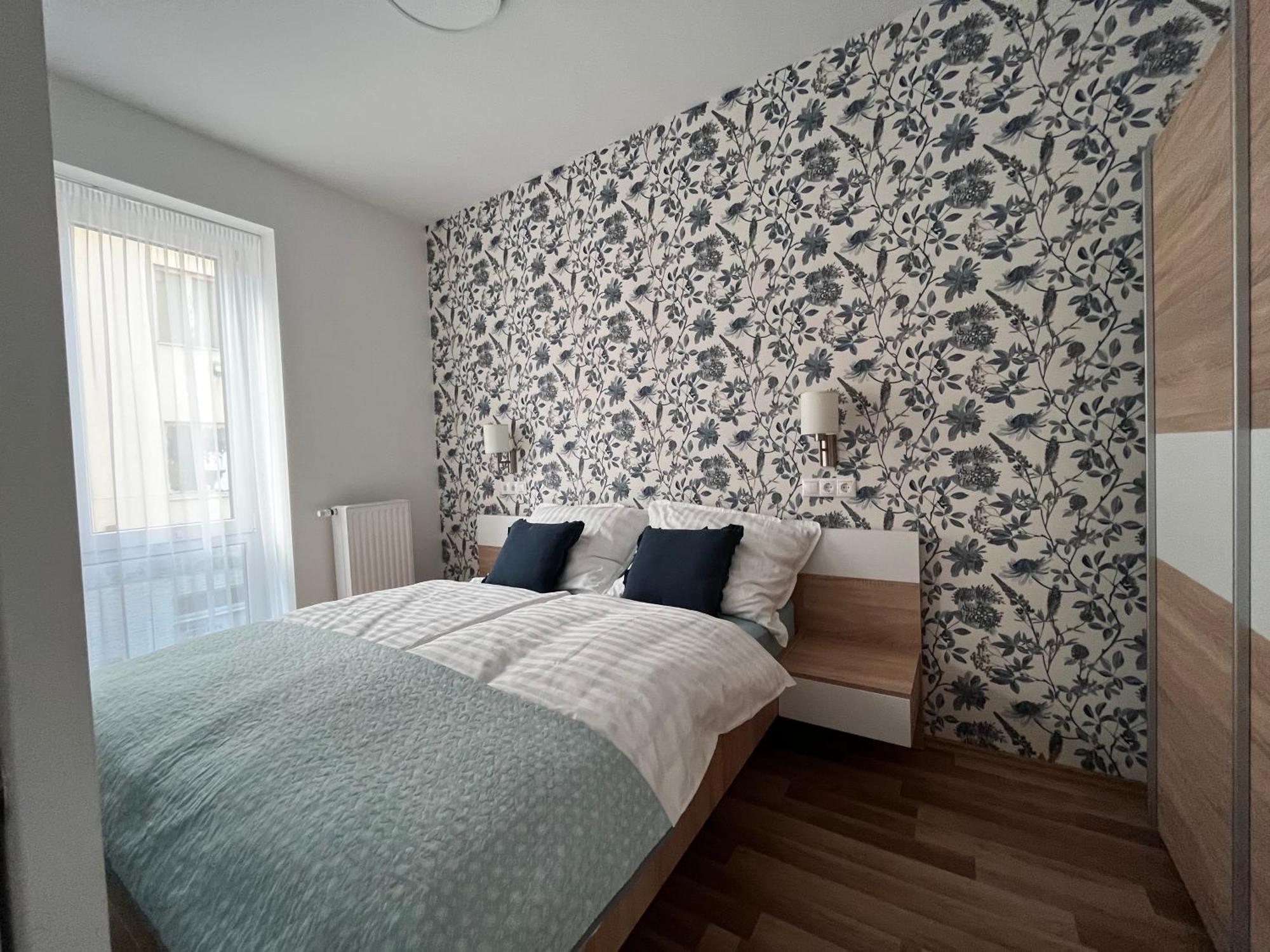 One Step Apartman - City Center Сомбатгей Екстер'єр фото