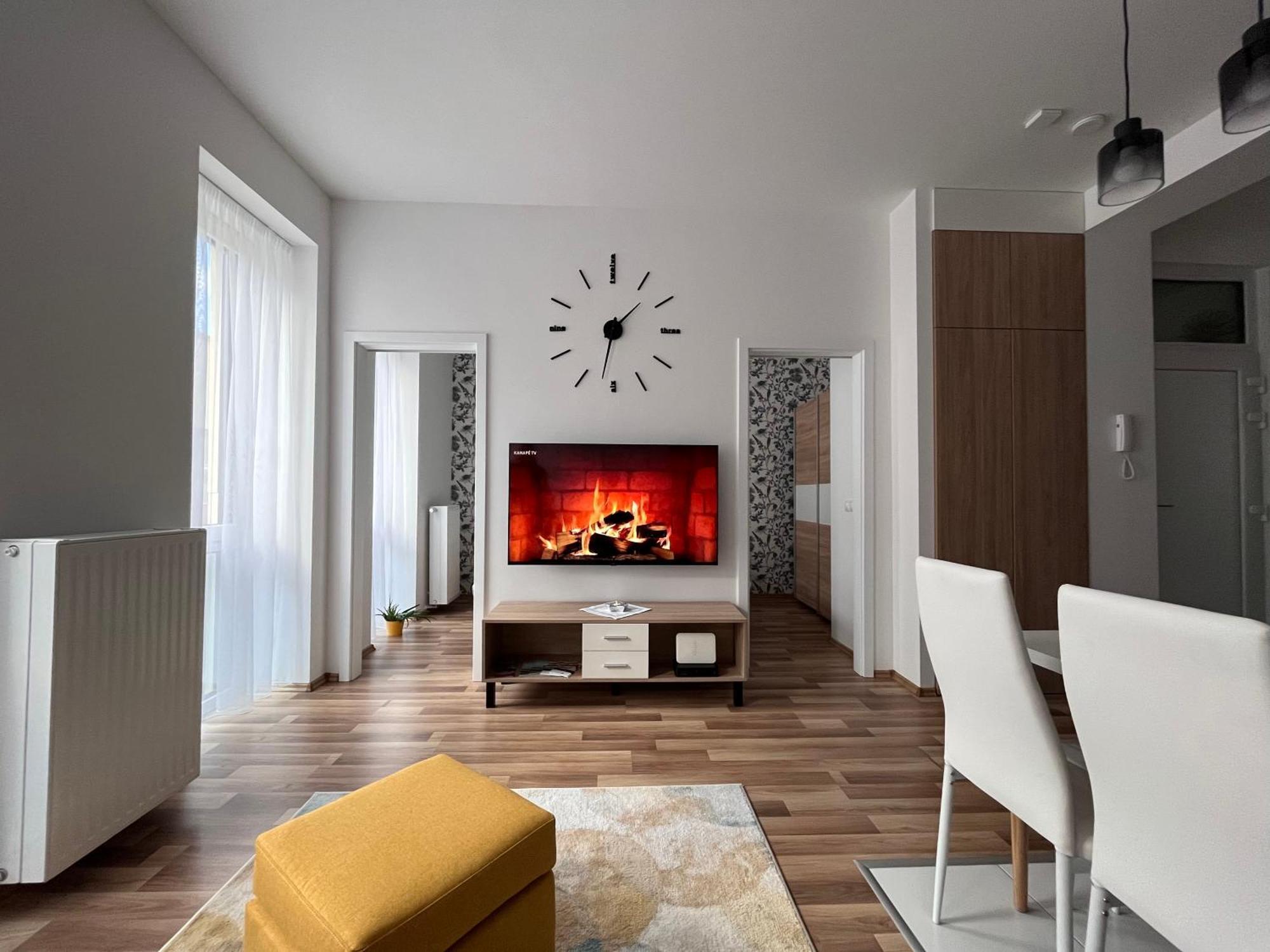 One Step Apartman - City Center Сомбатгей Екстер'єр фото