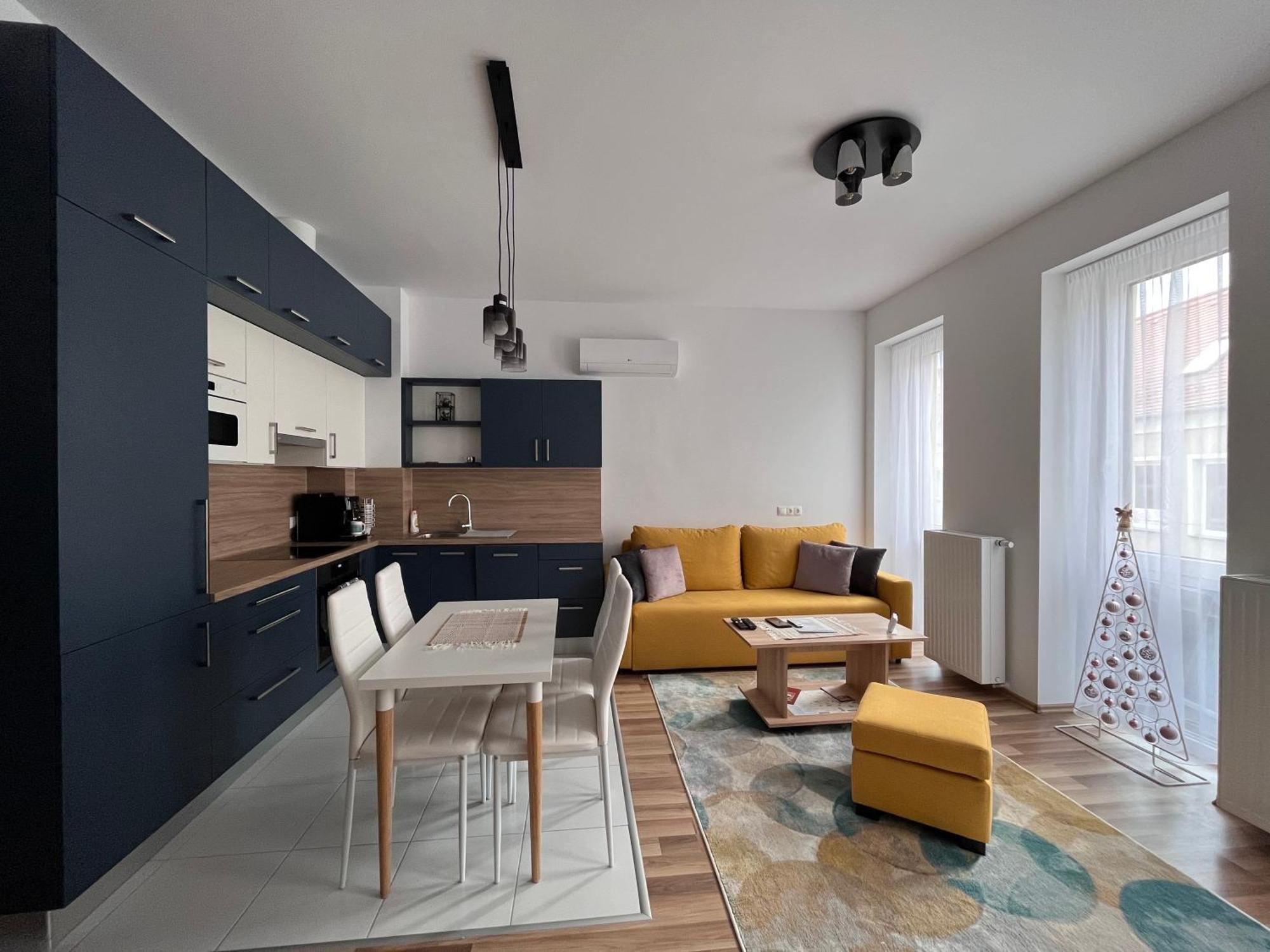 One Step Apartman - City Center Сомбатгей Екстер'єр фото