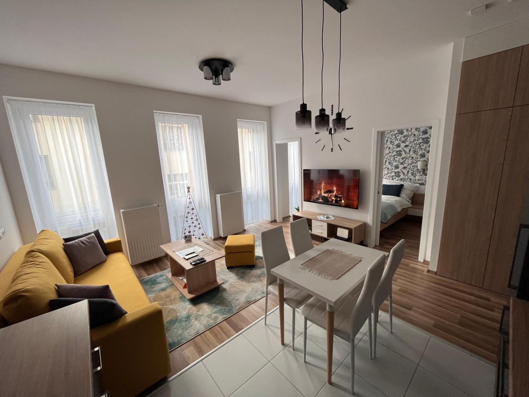 One Step Apartman - City Center Сомбатгей Екстер'єр фото
